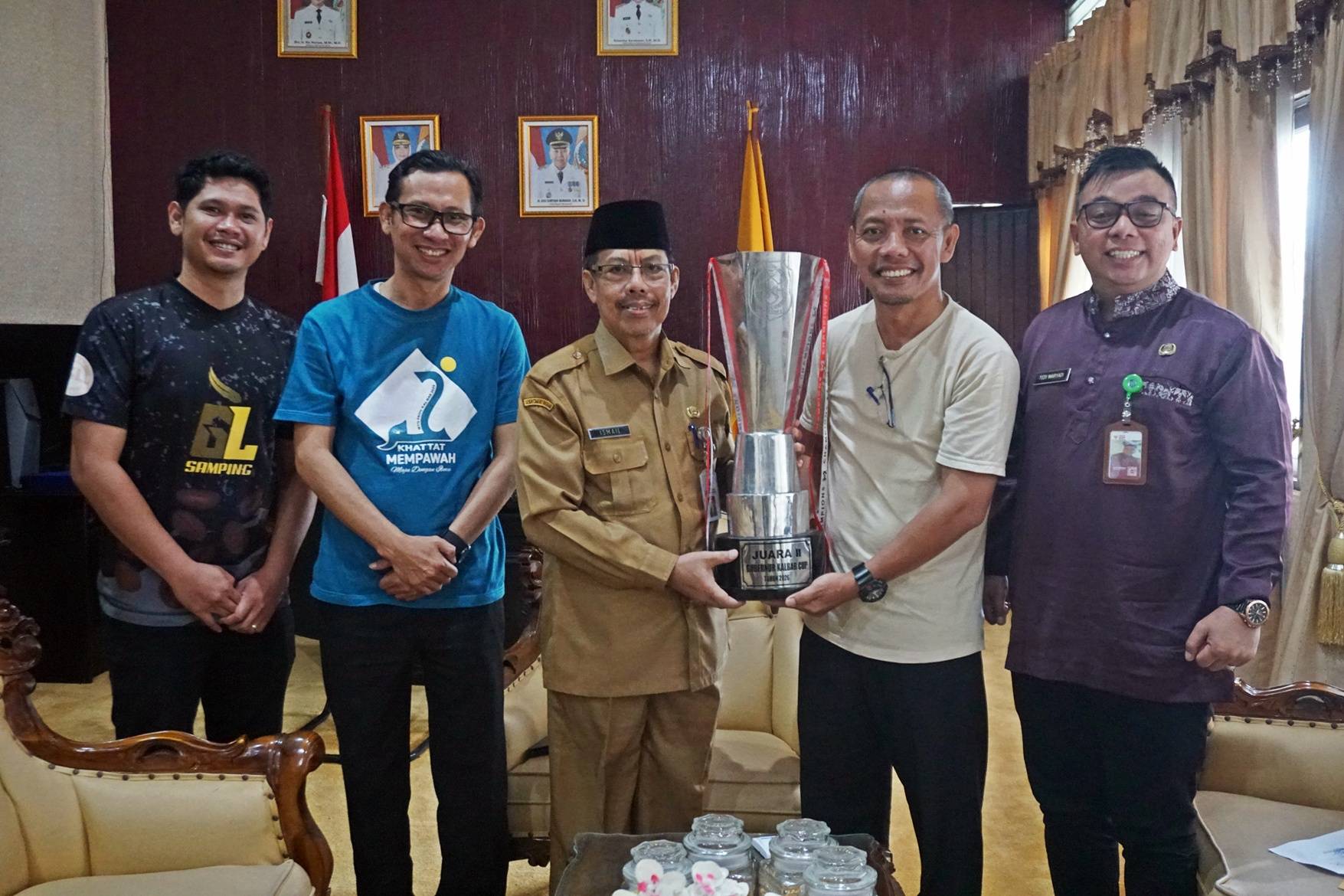 Penyerahan Piala